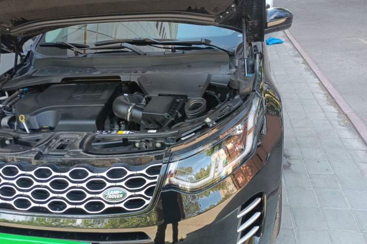 Used Land Rover Discovery Sport 2023 249 PS R-Dynamic S Performance Edition Engine Bay Left