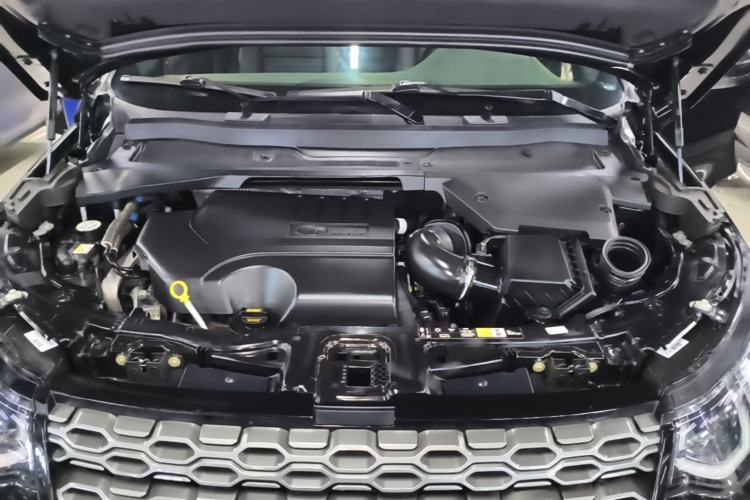Used Land Rover Discovery Sport 2023 249 PS R-Dynamic S Performance Edition Engine Bay