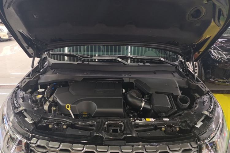 Used Land Rover Discovery Sport 2023 249 PS R-Dynamic SE Performance Tech Edition Engine Bay