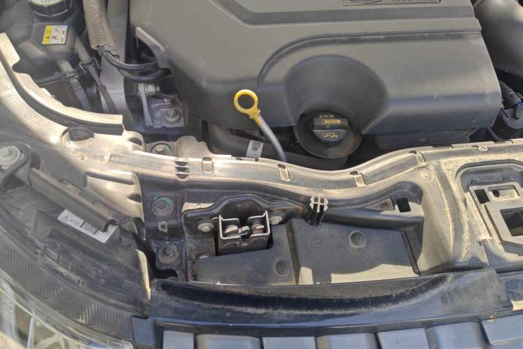 Used Land Rover Discovery Sport 2023 249 PS R-Dynamic S Performance Edition Engine Bay Right