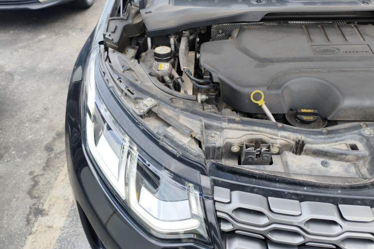 Used Land Rover Discovery Sport 2023 249 PS R-Dynamic S Performance Edition Engine Bay Right
