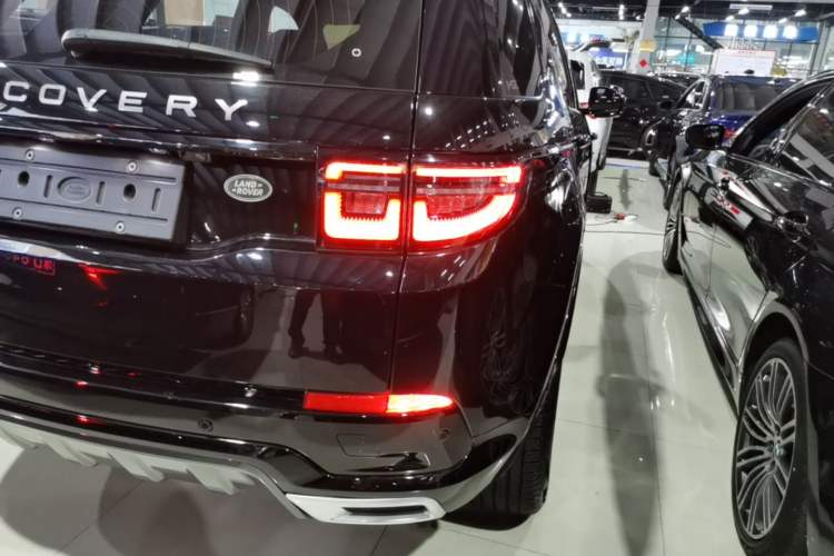 Used Land Rover Discovery Sport 2023 249 PS R-Dynamic SE Performance Tech Edition Exterior 3
