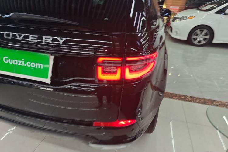 Used Land Rover Discovery Sport 2023 249 PS R-Dynamic SE Performance Tech Edition Exterior 3