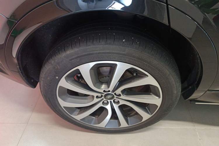 Used Land Rover Discovery Sport 2023 249 PS R-Dynamic S Performance Edition Exterior 5