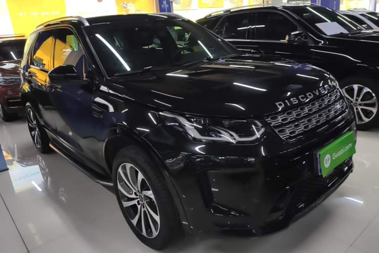 Used Land Rover Discovery Sport 2023 249 PS R-Dynamic S Performance Edition Front Right 45 Deg