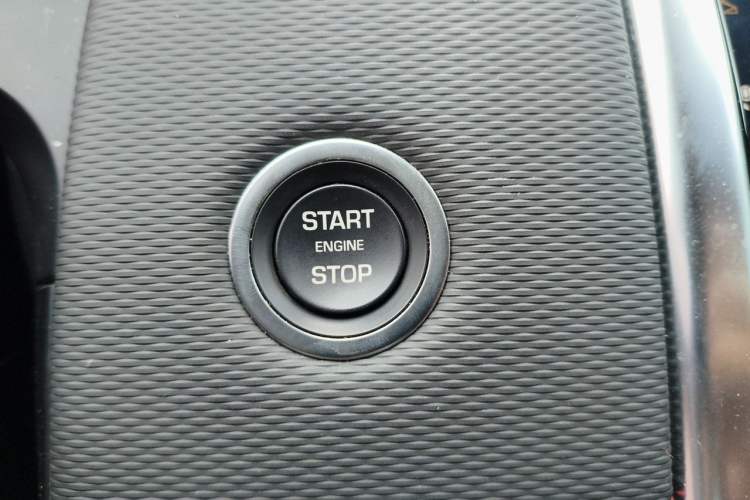 Used Land Rover Discovery Sport 2023 249 PS R-Dynamic S Performance Edition Interior 1