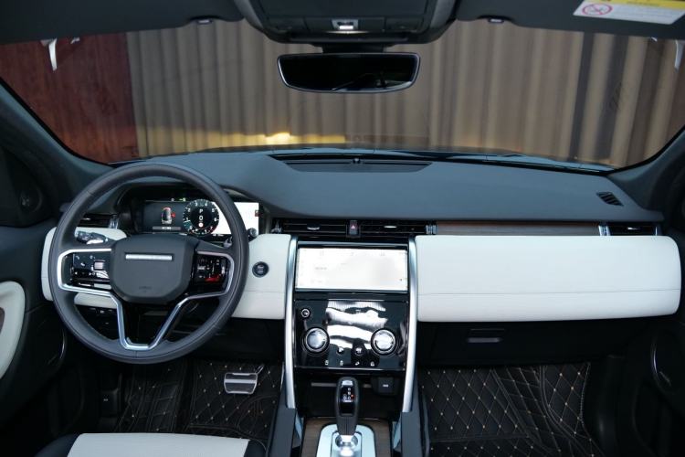 Used Land Rover Discovery Sport 2023 249 PS R-Dynamic SE Performance Tech Edition Interior 1
