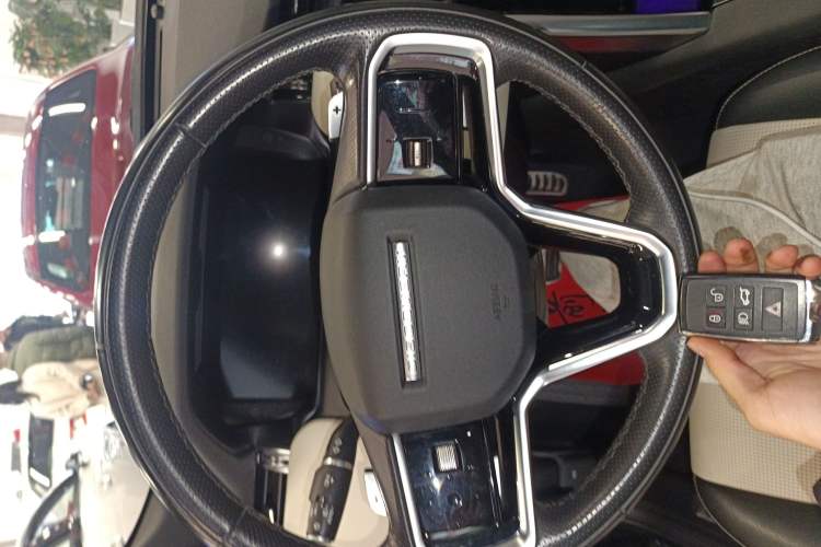 Used Land Rover Discovery Sport 2023 249 PS R-Dynamic S Performance Edition Interior 1
