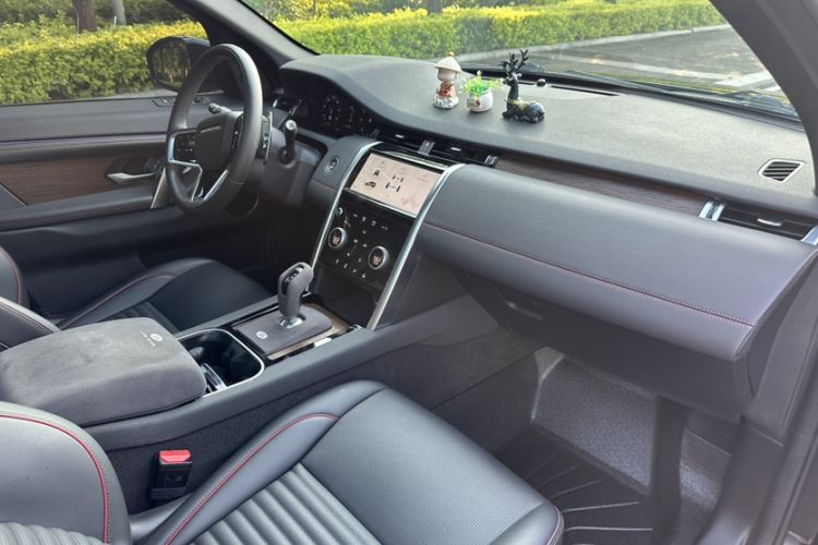 Used Land Rover Discovery Sport 2023 249 PS R-Dynamic S Performance Edition Interior 13
