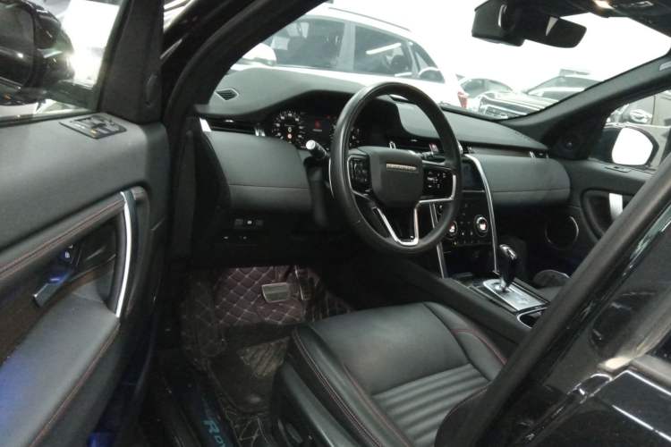 Used Land Rover Discovery Sport 2023 249 PS R-Dynamic S Performance Edition Interior 3