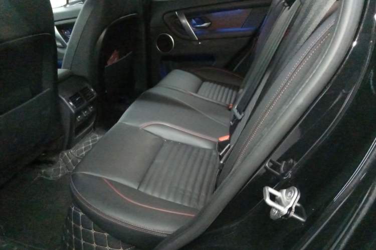 Used Land Rover Discovery Sport 2023 249 PS R-Dynamic S Performance Edition Interior 4