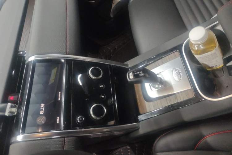 Used Land Rover Discovery Sport 2023 249 PS R-Dynamic S Performance Edition Interior 5