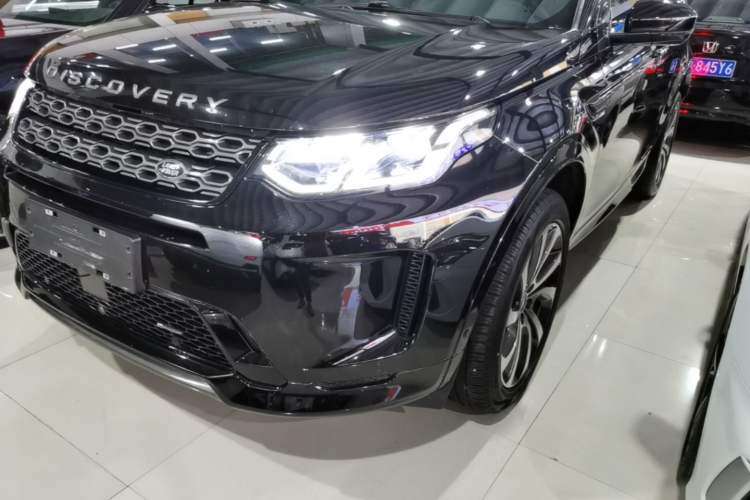 Used Land Rover Discovery Sport 2023 249 PS R-Dynamic SE Performance Tech Edition Left Front Headlight