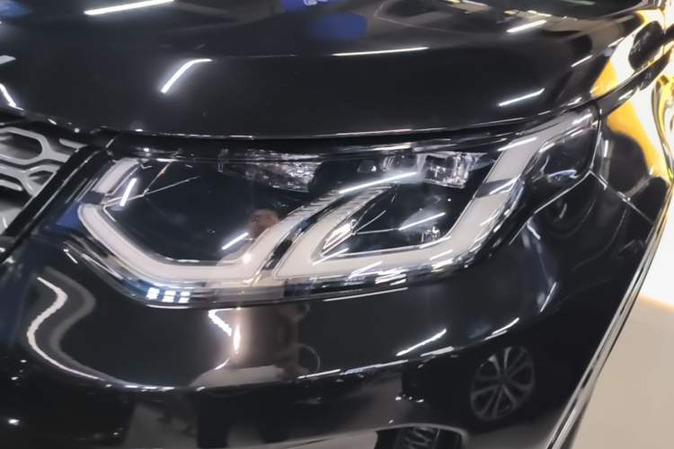 Used Land Rover Discovery Sport 2023 249 PS R-Dynamic S Performance Edition Left Front Headlight