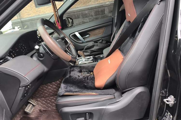 Used Land Rover Discovery Sport 2023 249 PS R-Dynamic S Performance Edition Left Front Seat