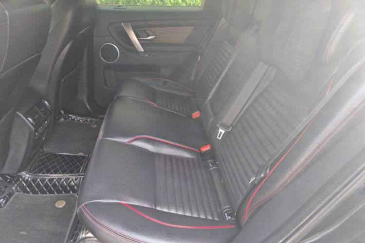 Used Land Rover Discovery Sport 2023 249 PS R-Dynamic S Performance Edition Left Rear Seat