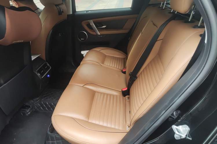 Used Land Rover Discovery Sport 2023 249 PS R-Dynamic HSE Luxury Custom Edition Left Rear Seat