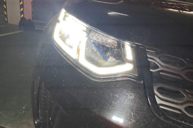 Used Land Rover Discovery Sport 2023 249 PS R-Dynamic S Performance Edition Right Front Headlight