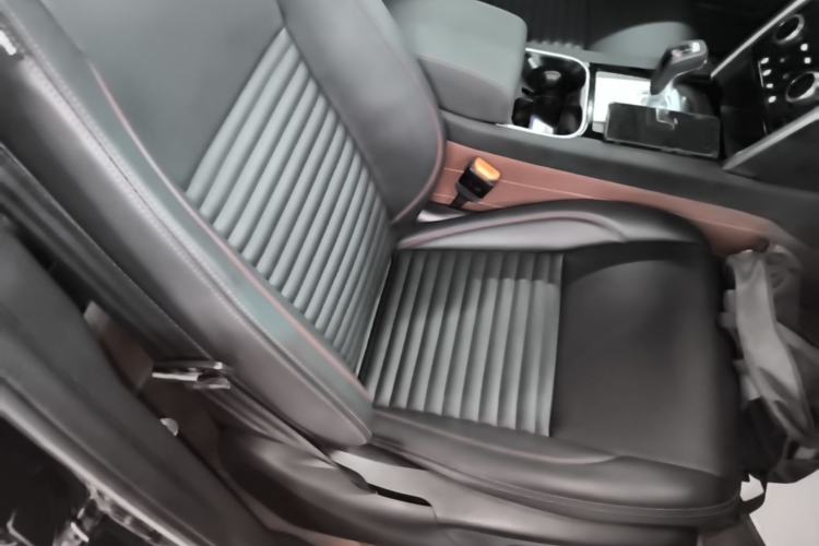 Used Land Rover Discovery Sport 2023 249 PS R-Dynamic S Performance Edition Right Front Seat