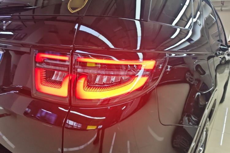 Used Land Rover Discovery Sport 2023 249 PS R-Dynamic SE Performance Tech Edition Right Rear Taillight