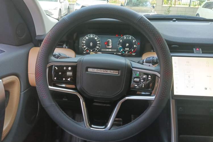 Used Land Rover Discovery Sport 2023 249 PS R-Dynamic S Performance Edition Steering Wheel