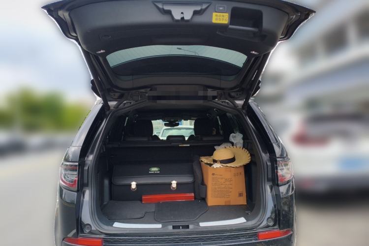 Used Land Rover Discovery Sport 2023 249 PS R-Dynamic S Performance Edition Trunk