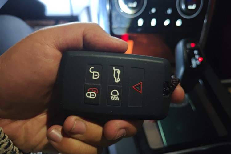 Used Land Rover Discovery Sport 2023 249 PS R-Dynamic S Performance Edition Vehicle Key