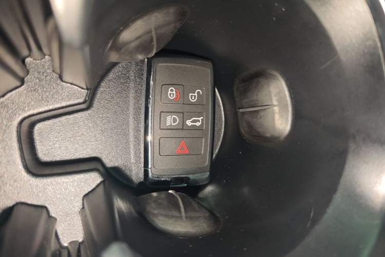 Used Land Rover Discovery Sport 2023 249 PS R-Dynamic SE Performance Tech Edition Vehicle Key