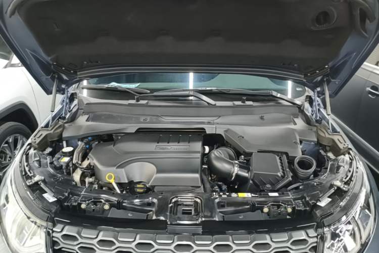 Used Land Rover Discovery Sport 2023 249 PS R-Dynamic S Performance Edition Engine Bay