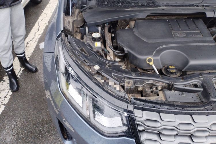 Used Land Rover Discovery Sport 2023 249 PS R-Dynamic SE Performance Tech Edition Engine Bay Right