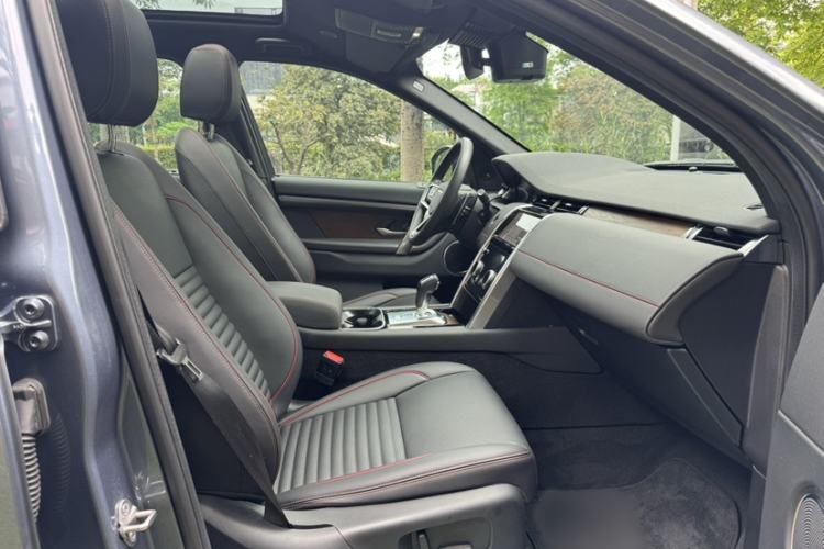 Used Land Rover Discovery Sport 2023 249 PS R-Dynamic S Performance Edition Interior 7