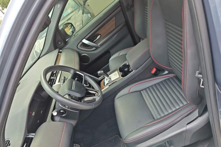 Used Land Rover Discovery Sport 2023 249 PS R-Dynamic S Performance Edition Left Front Seat