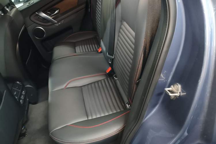 Used Land Rover Discovery Sport 2023 249 PS R-Dynamic S Performance Edition Left Rear Seat