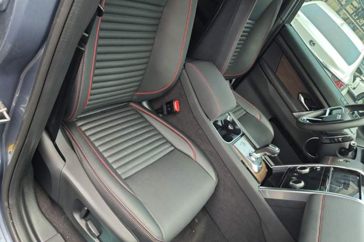 Used Land Rover Discovery Sport 2023 249 PS R-Dynamic S Performance Edition Right Front Seat