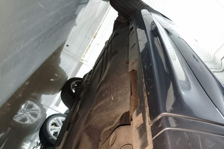Used Land Rover Discovery Sport 2023 249 PS R-Dynamic S Performance Edition Right Side Sill