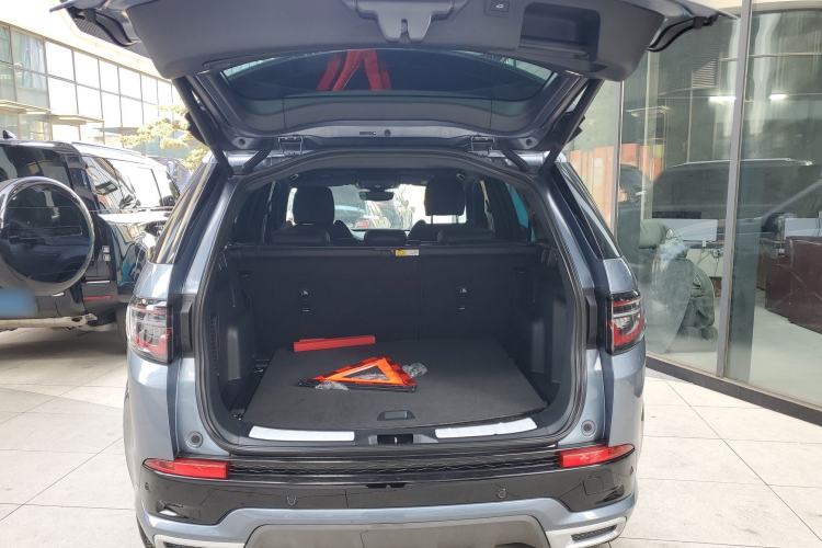 Used Land Rover Discovery Sport 2023 249 PS R-Dynamic S Performance Edition Trunk