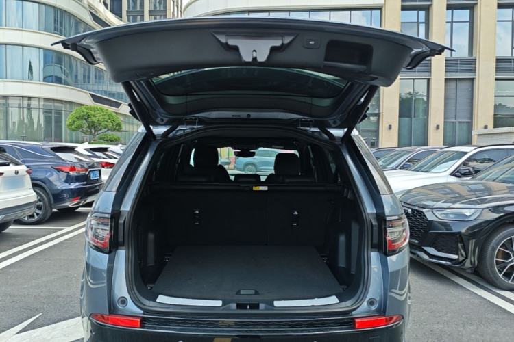Used Land Rover Discovery Sport 2023 249 PS R-Dynamic S Performance Edition Trunk