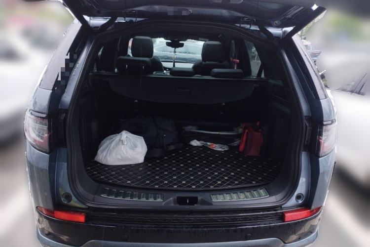 Used Land Rover Discovery Sport 2023 249 PS R-Dynamic SE Performance Tech Edition Trunk