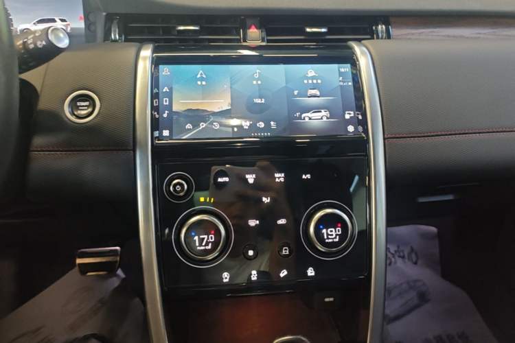 Used Land Rover Discovery Sport 2023 249 PS R-Dynamic S Performance Edition Audio And AC Panel