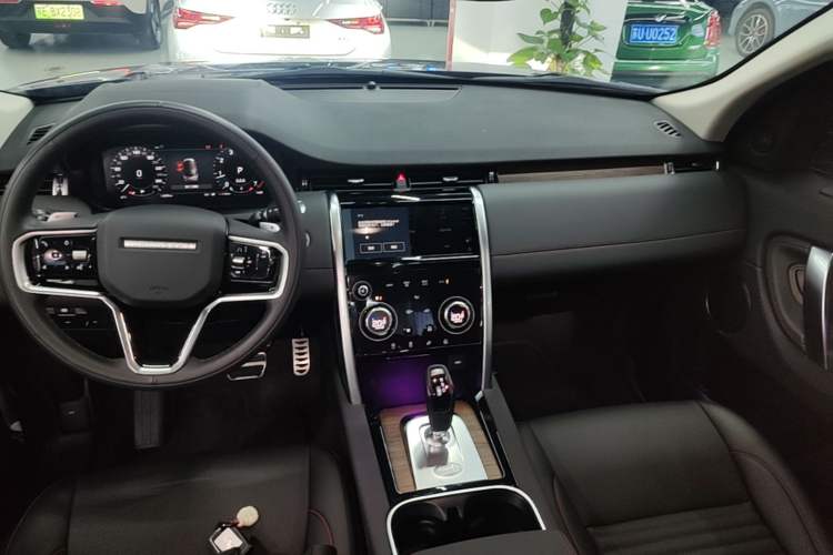 Used Land Rover Discovery Sport 2023 249 PS R-Dynamic S Performance Edition Audio And AC Panel