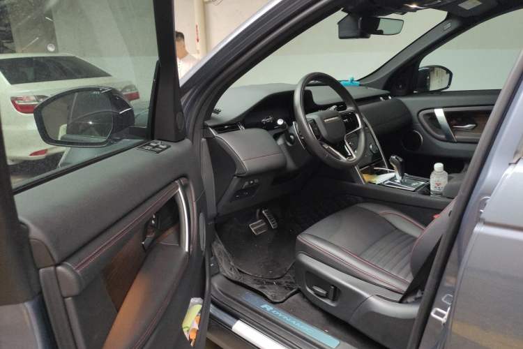 Used Land Rover Discovery Sport 2023 249 PS R-Dynamic S Performance Edition Driver Seat