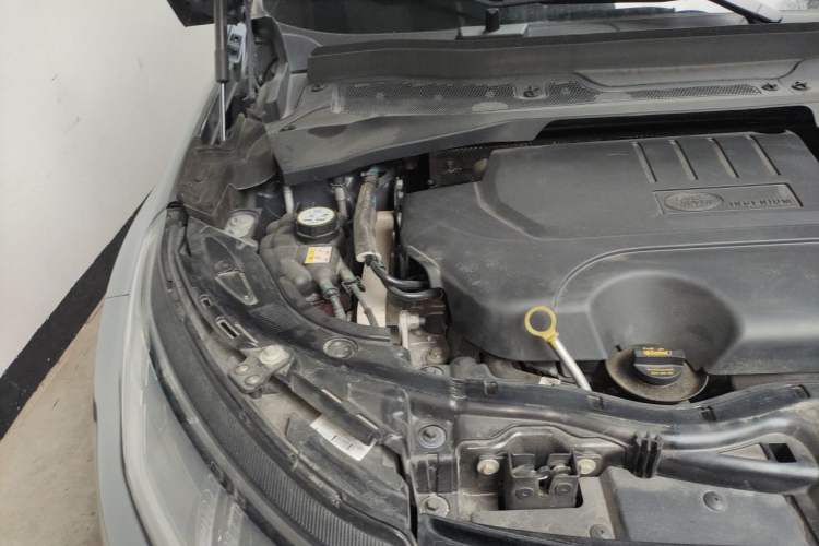 Used Land Rover Discovery Sport 2023 249 PS R-Dynamic S Performance Edition Engine Bay Right
