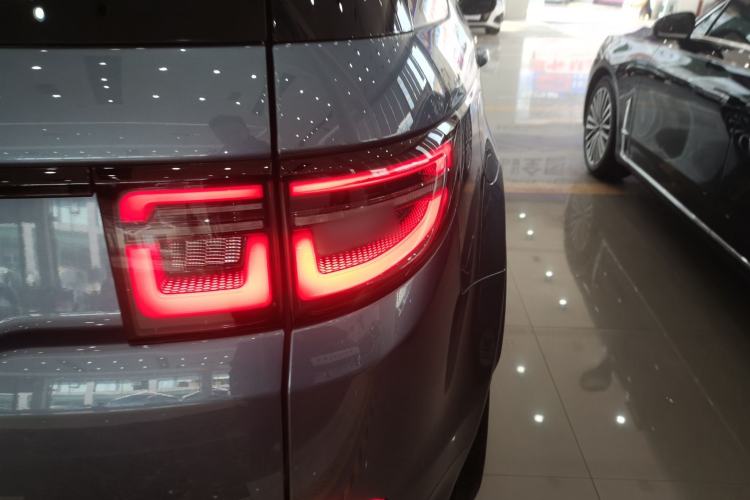Used Land Rover Discovery Sport 2023 249 PS R-Dynamic S Performance Edition Exterior 3