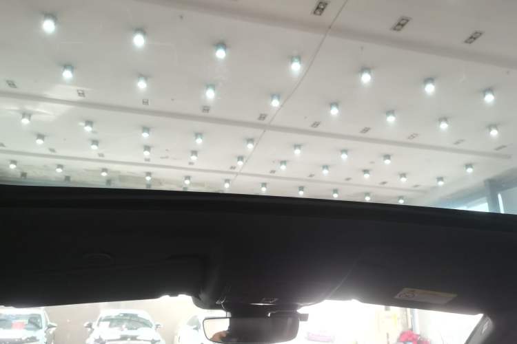 Used Land Rover Discovery Sport 2023 249 PS R-Dynamic S Performance Edition Headliner