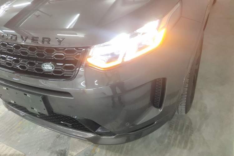 Used Land Rover Discovery Sport 2023 249 PS R-Dynamic SE Performance Tech Edition Left Front Headlight