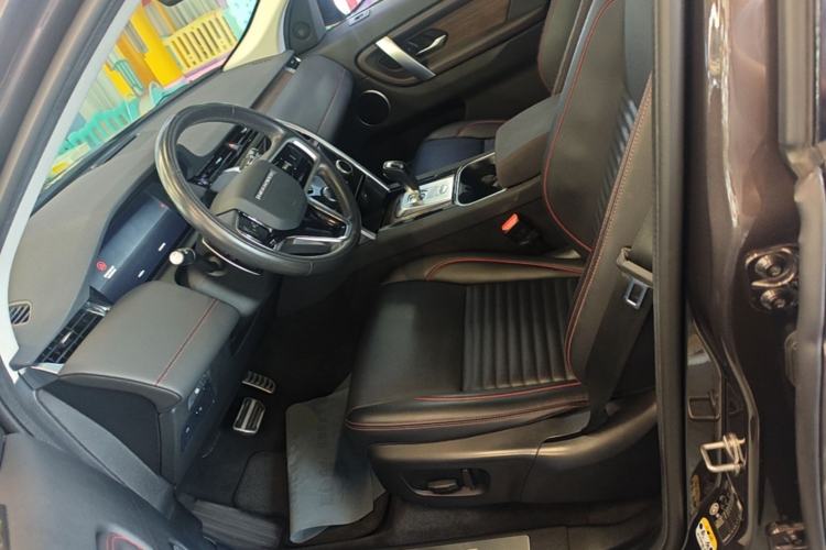 Used Land Rover Discovery Sport 2023 249 PS R-Dynamic S Performance Edition Left Front Seat