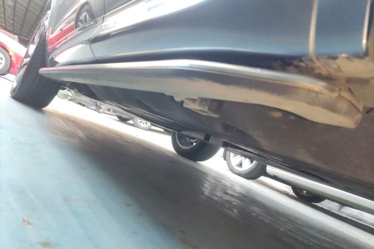 Used Land Rover Discovery Sport 2023 249 PS R-Dynamic SE Performance Tech Edition Left Side Sill