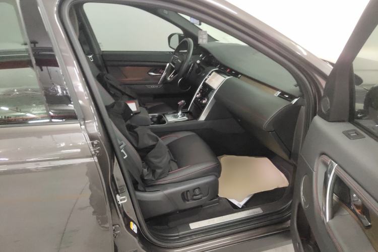 Used Land Rover Discovery Sport 2023 249 PS R-Dynamic SE Performance Tech Edition Right Front Seat