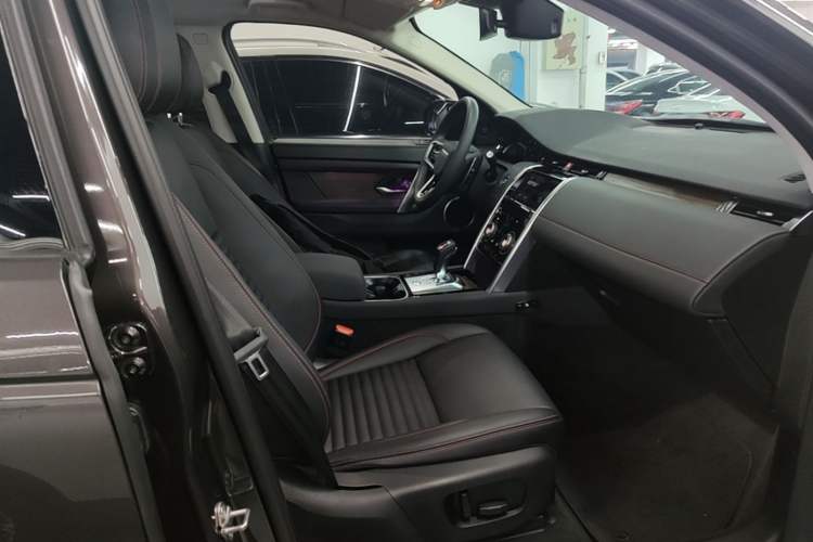 Used Land Rover Discovery Sport 2023 249 PS R-Dynamic S Performance Edition Right Front Seat