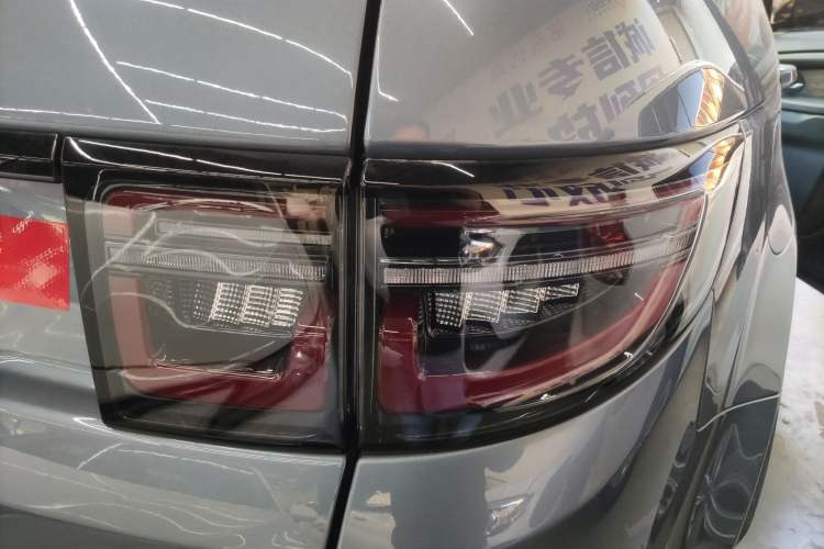 Used Land Rover Discovery Sport 2023 249 PS R-Dynamic SE Performance Tech Edition Right Rear Taillight